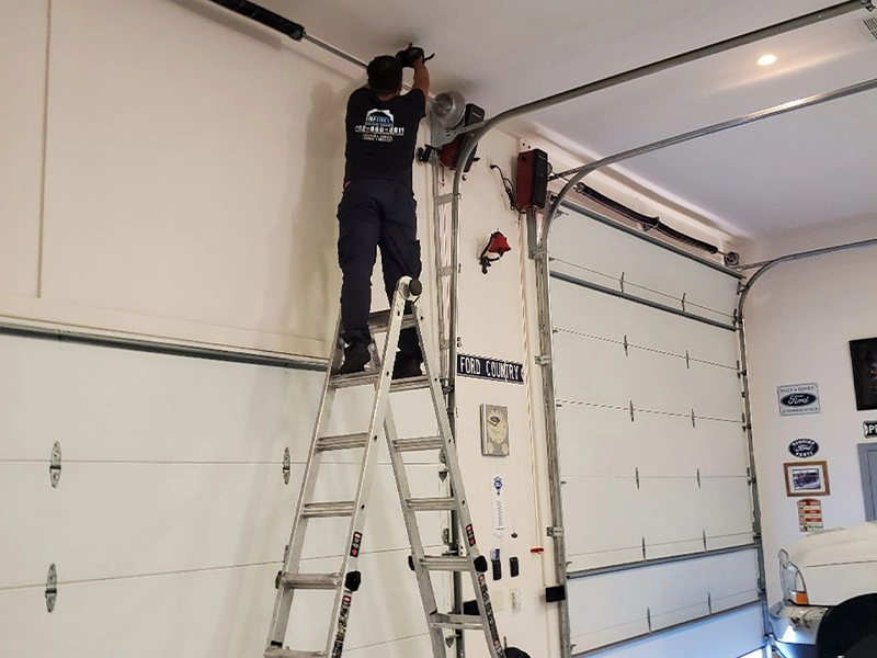 Your Reliable Garage Door Repair Team in Boulder City Infinity Garage Door Repair Technician Boulder City - Professional Service