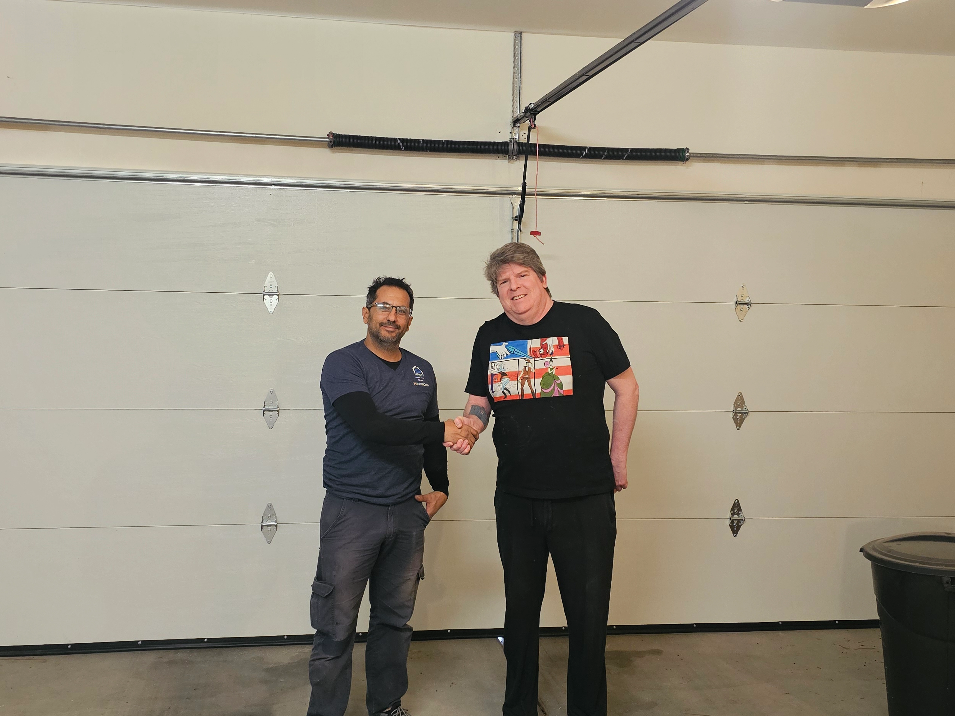 Insulated garage door keeping a Las Vegas home cool and energy efficient.